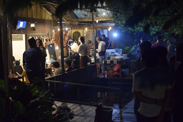 Rawa Market, dari Cosplayer Jepang hingga Tukang Cukur